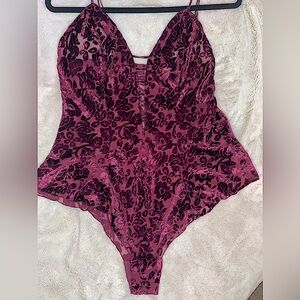 Classy 90’s Vintage Victoria’s Secret Bodysuit